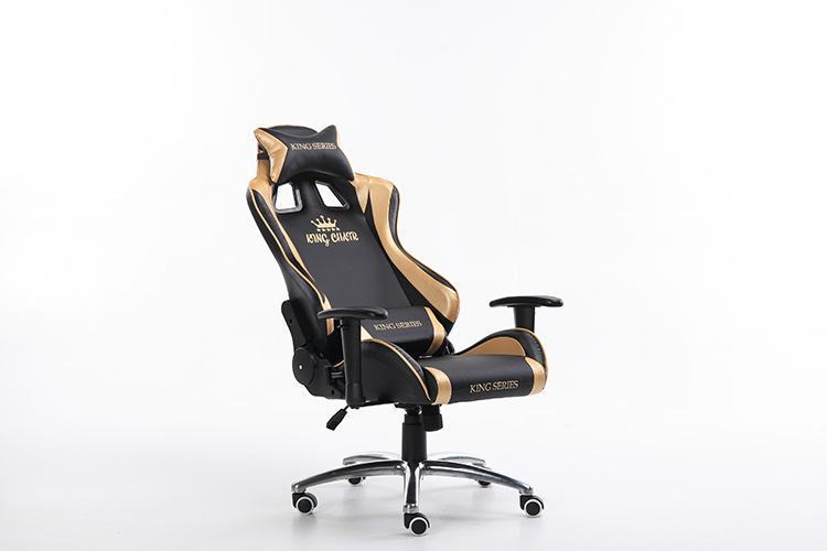 Khi ngả sau thư giãn của ghế chơi game King Chair